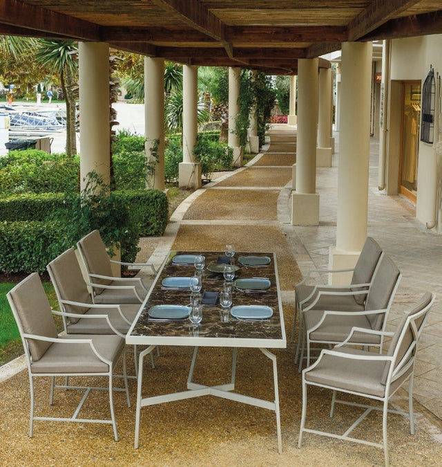 AGOSTO EETTAFEL VIERKANT
