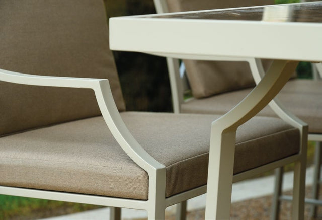 AGOSTO EETTAFEL ROND